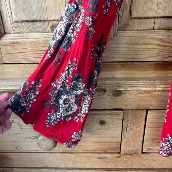 Free‎ People XS Red Floral Boho Speak Easy Blouse - Picture 7 of 11